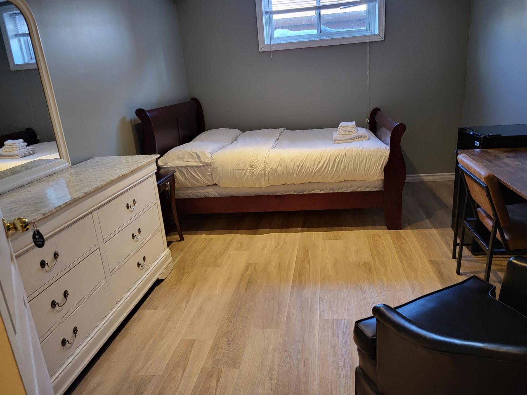 Main Suite Кингстон Экстерьер фото